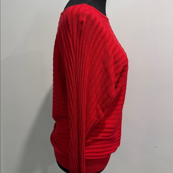 🔵 New York and Company Red Crew Neck Batwing Sweater Size Medium - Picture 4 of 9